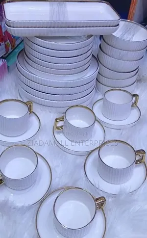 Luxurious Marble Elegance: 32-Piece European Porcelain Dinner Set
