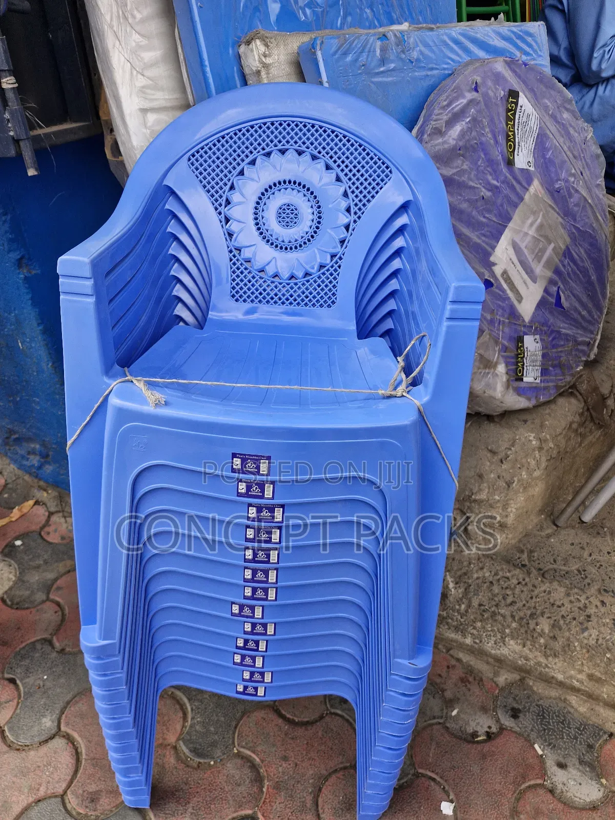 Blue Plastic Arm Chair Stejes