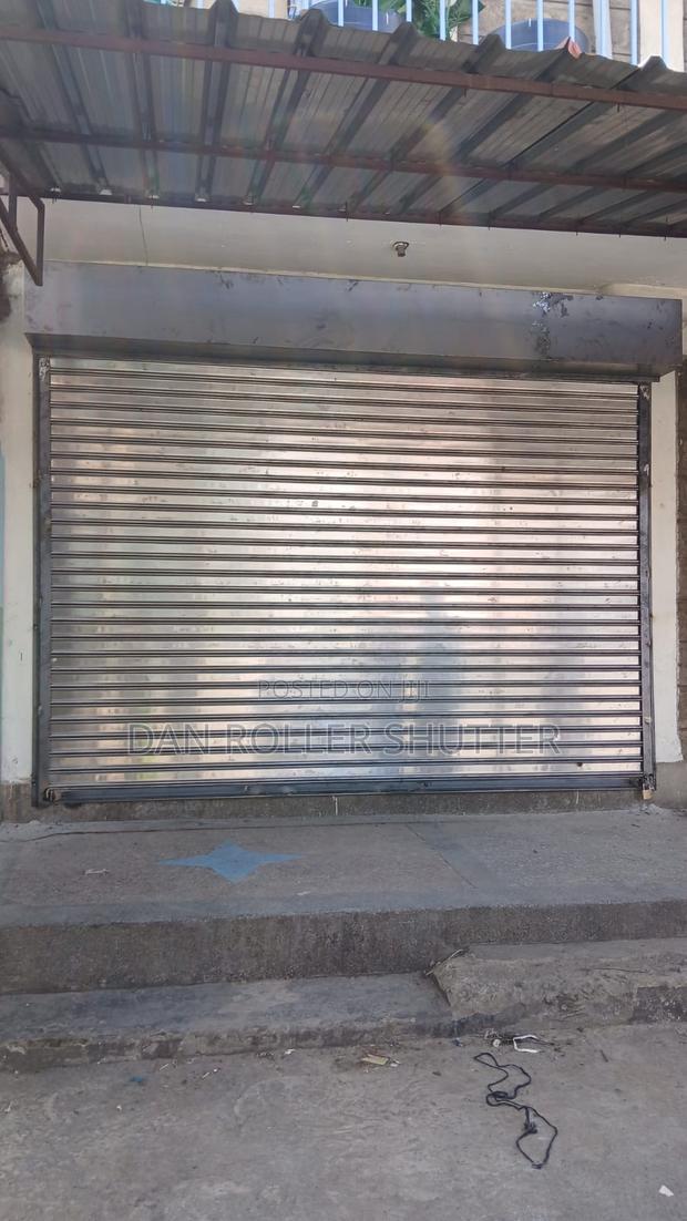 Shop Manual Roller Door – Simple and Secure - thumbnail 2