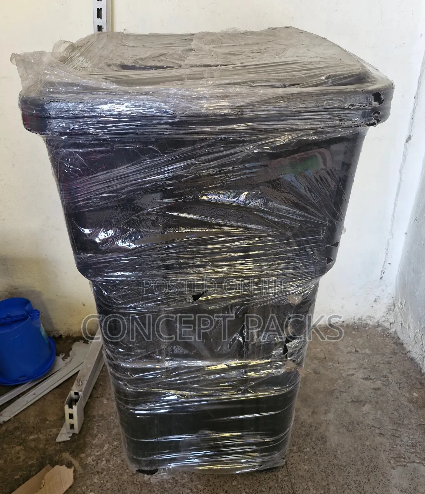 Black 360l Top Tank Garabeg Bin With Wheels
