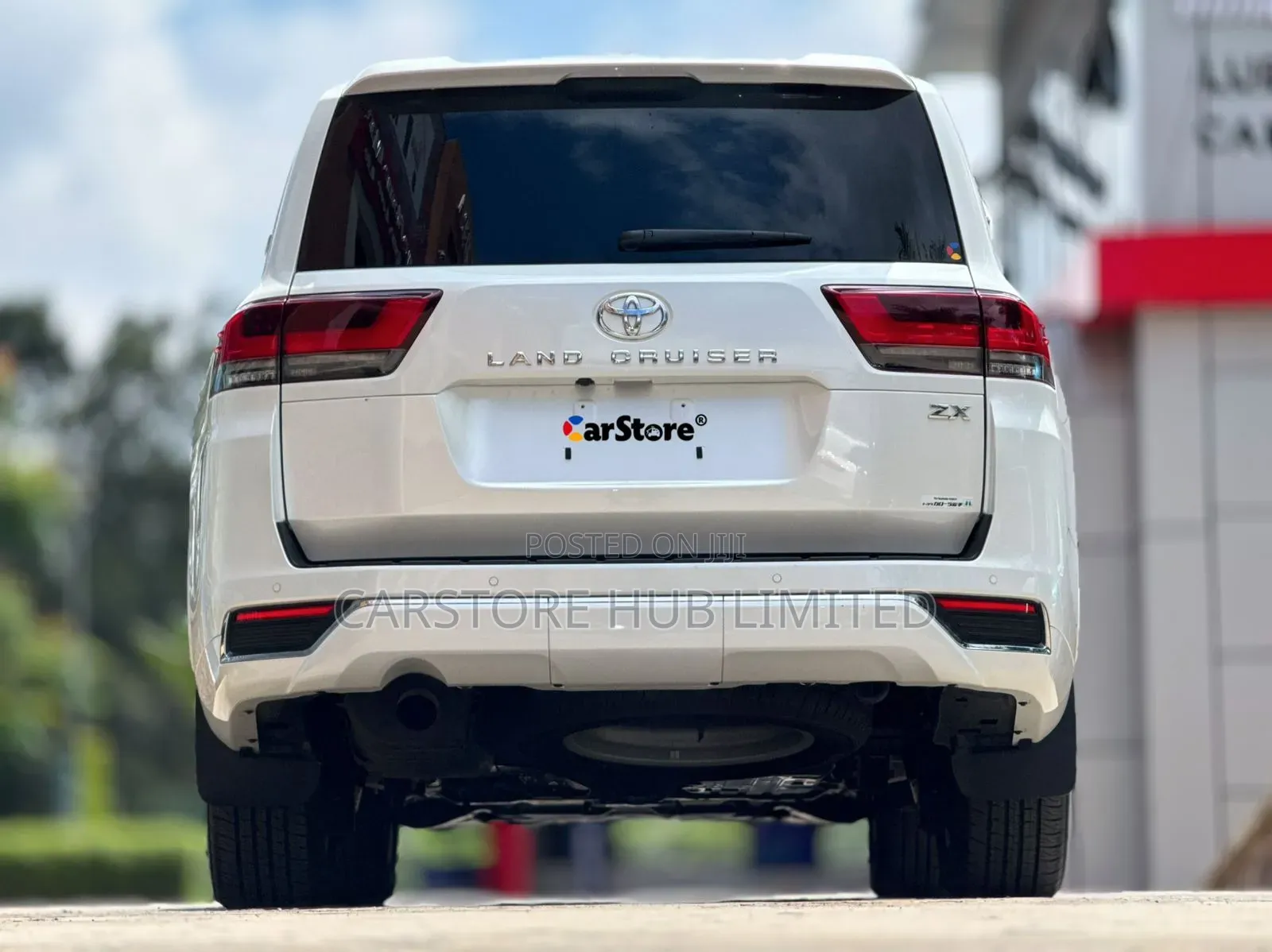 Toyota Land Cruiser LC300 2022 White
