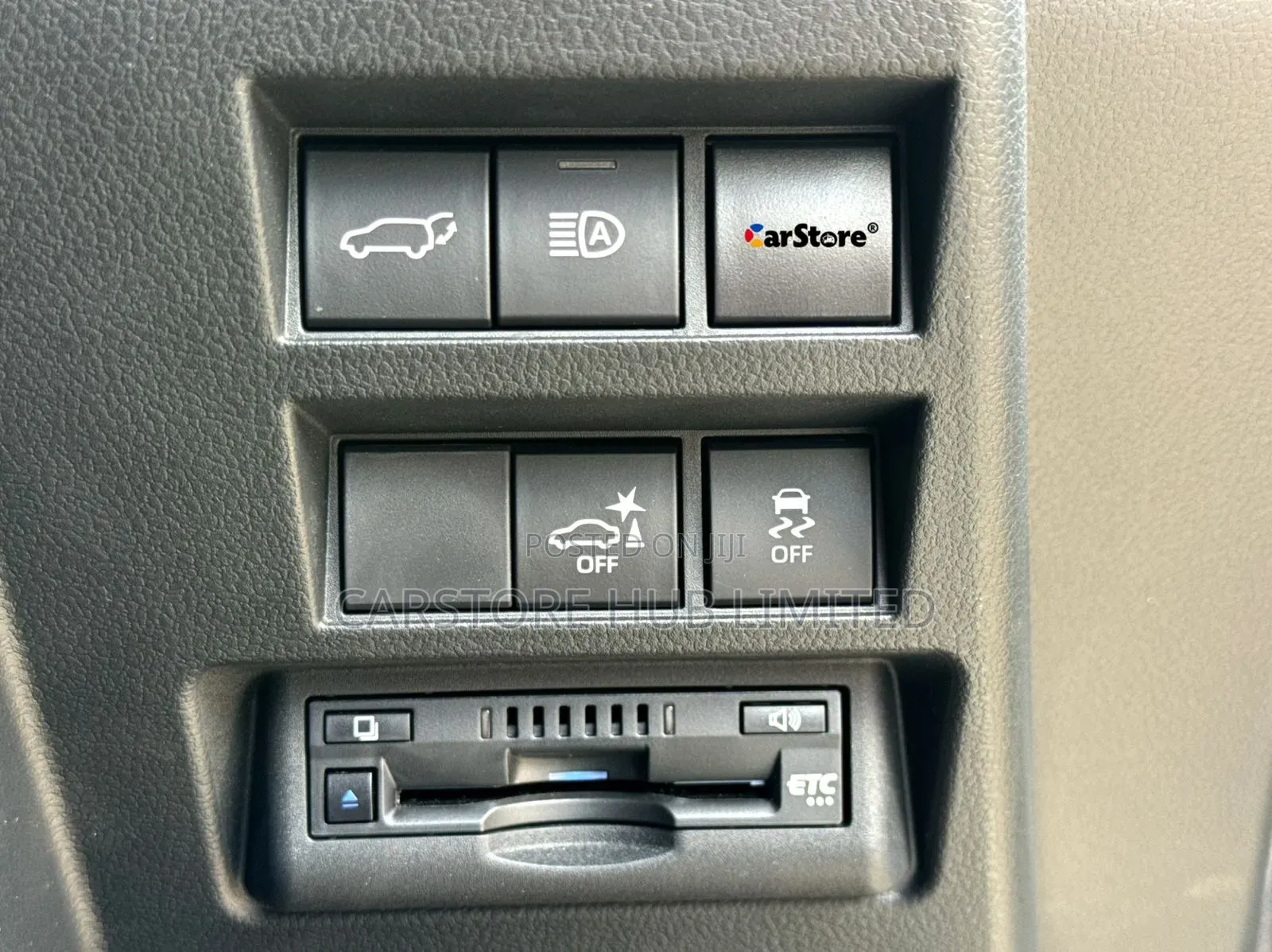 Toyota Land Cruiser LC300 2022 White