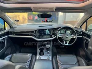 Volkswagen Touareg 2019 White