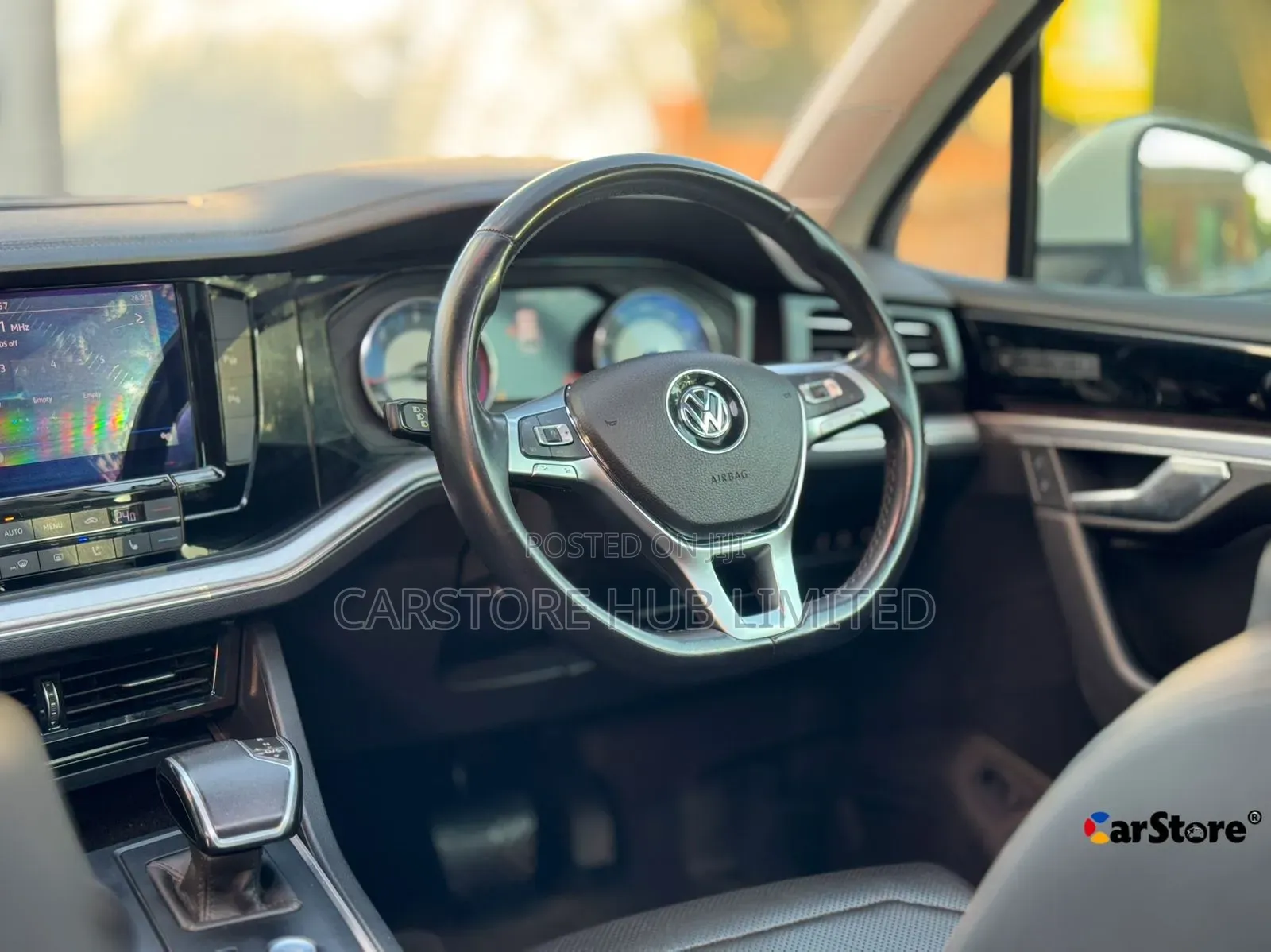 Volkswagen Touareg 2019 White