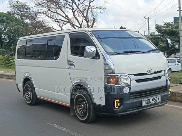 Toyota HiAce 2016 White - thumbnail 3