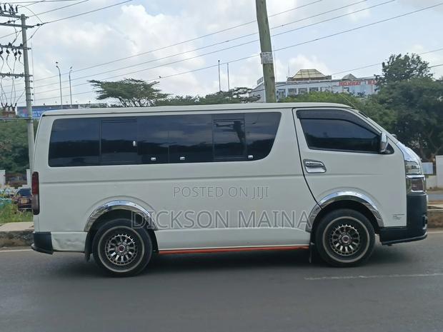 Toyota HiAce 2016 White - thumbnail 4