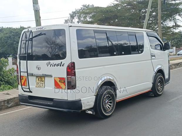 Toyota HiAce 2016 White - thumbnail 5