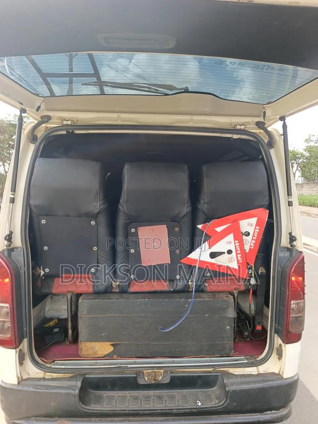 Toyota HiAce 2016 White - thumbnail 8