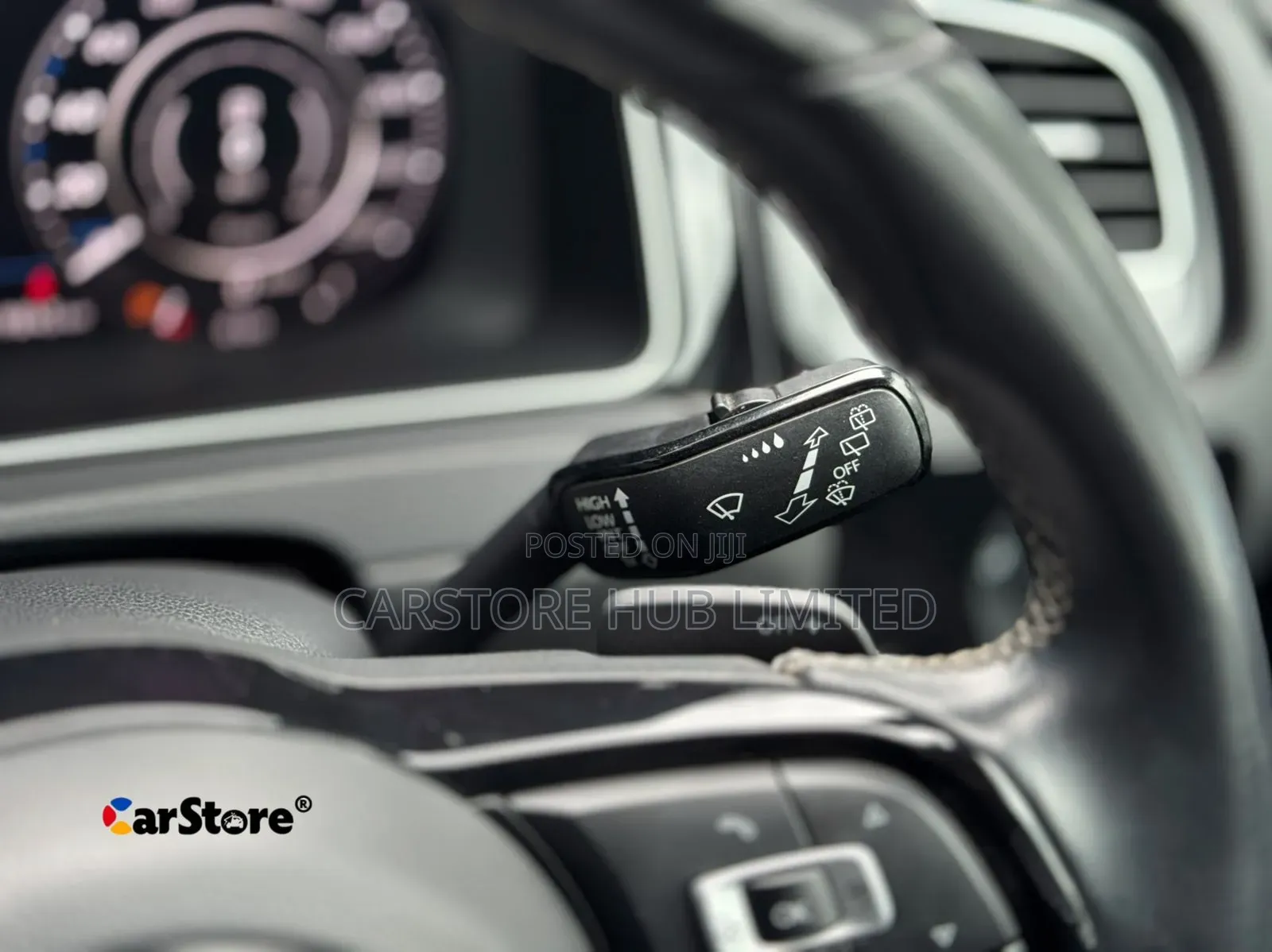 Volkswagen Golf R 4-Door w/DCC & Navigation 2018 White