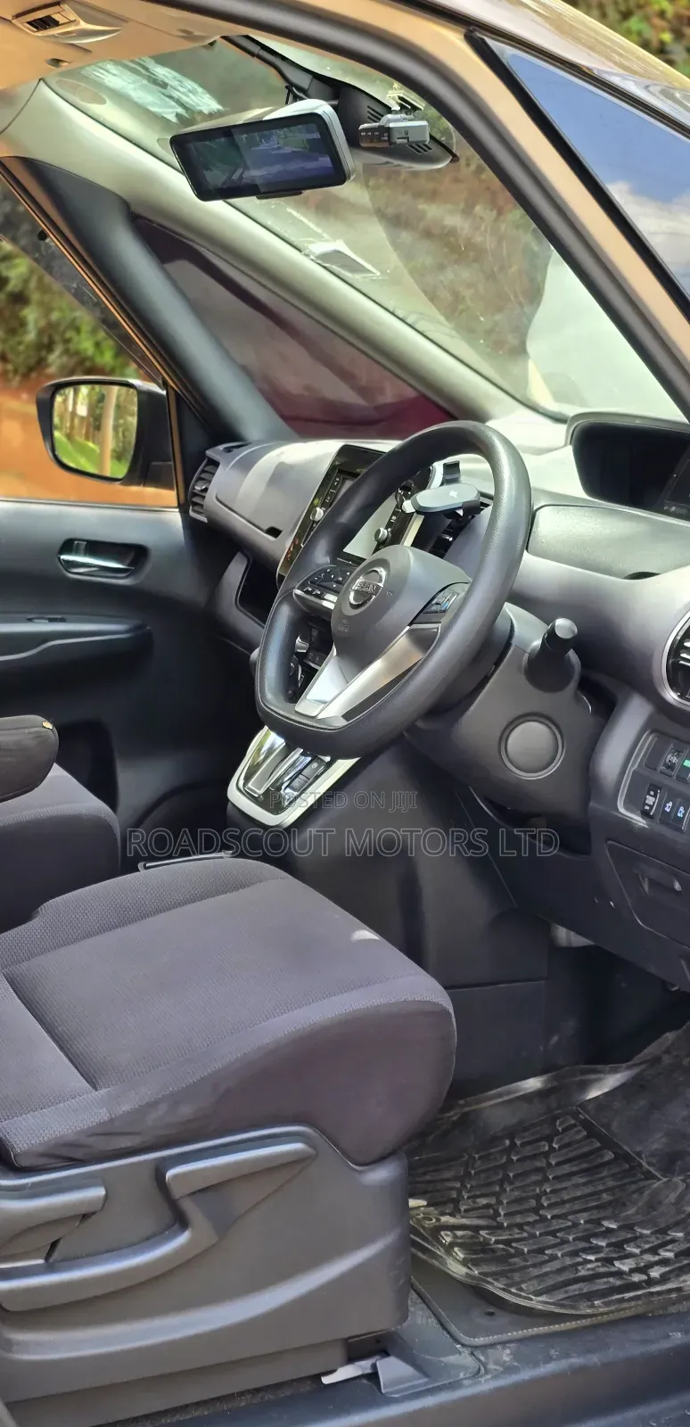 Nissan Serena 2017 Brown