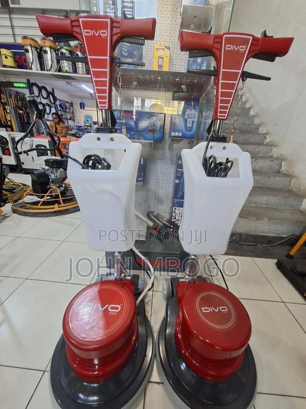 Floor Scrubber /Carpet Cleaner . - main view