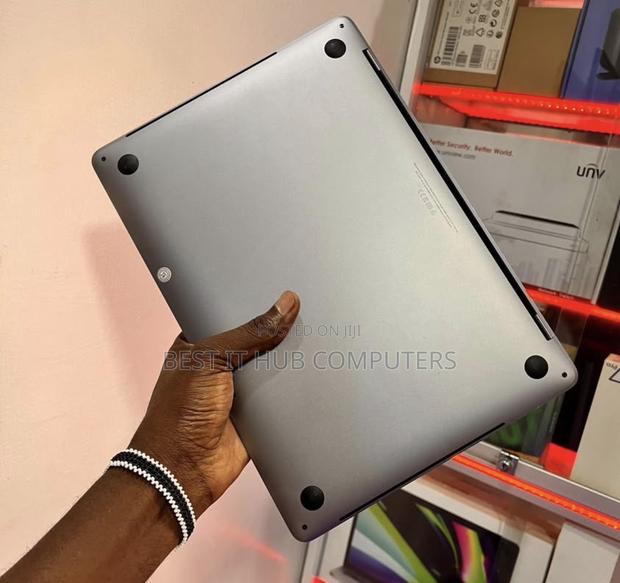 Laptop Apple MacBook Pro 2018 16GB Intel Core i7 SSD 256GB - thumbnail 4