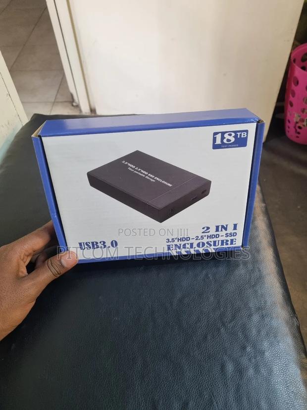 2 in 1 3.5 HDD 2.5 HDD SSD Enclosure - main view