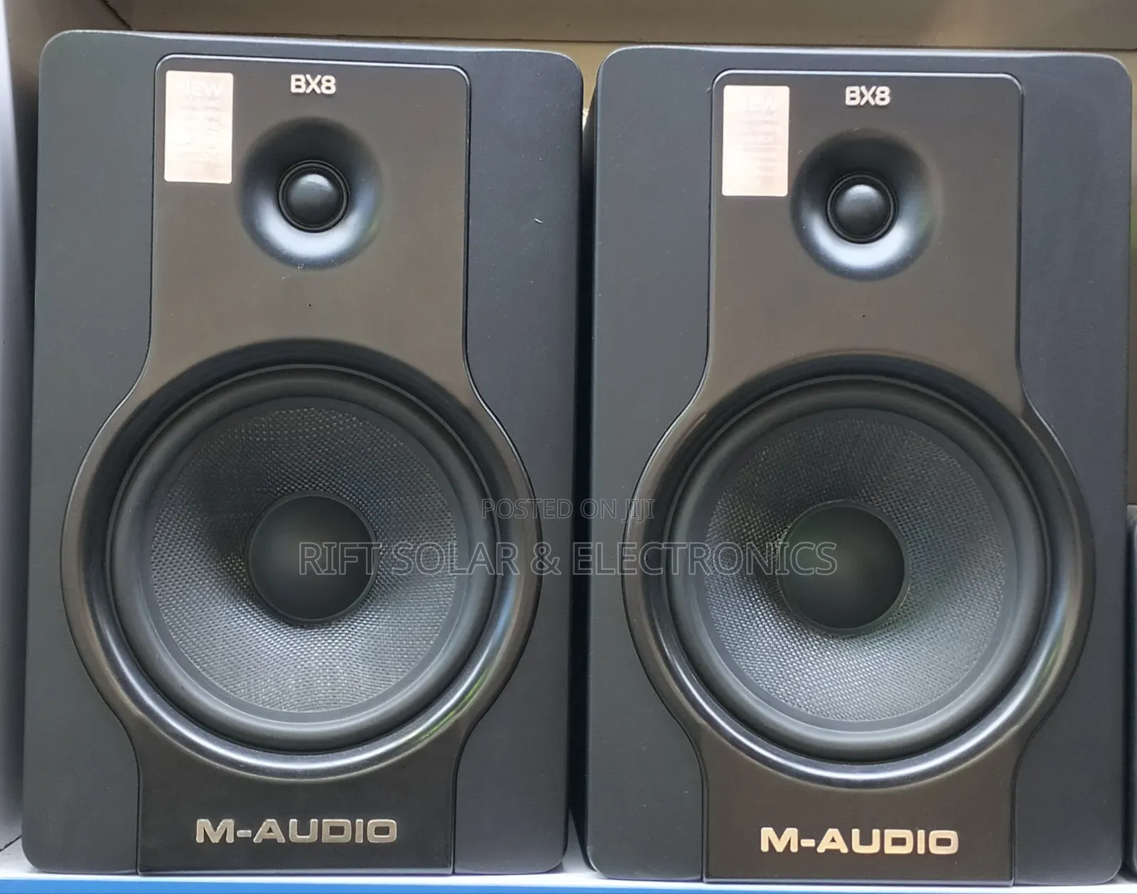 Bx8 M-Audio Professional Studio Speaker
