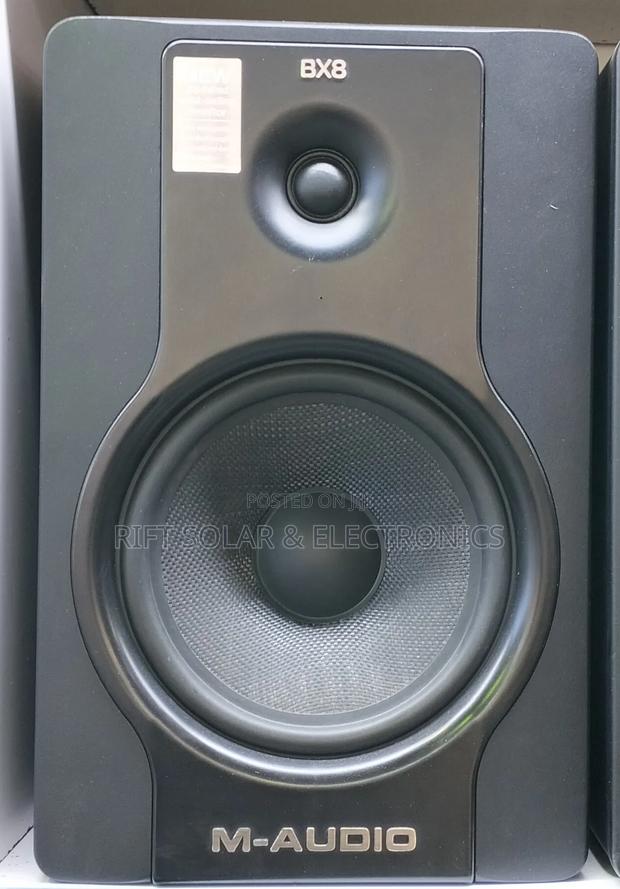 Bx8 M-Audio Professional Studio Speaker - thumbnail 2