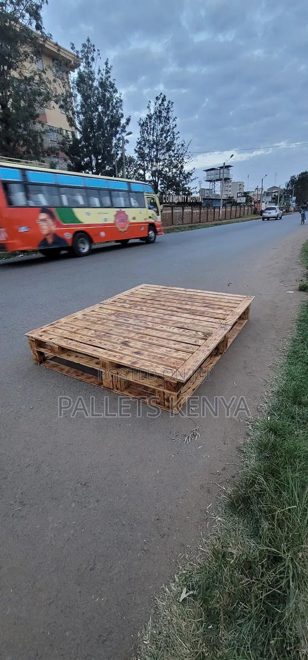 5ft X 6ft Eco-Friendly Pallet Bed- Natural Finish.2b1