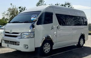 Toyota HiAce 2013 White - main view