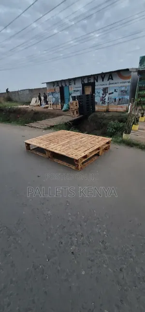 Detachable 5ft X 6ft Blazed Pallet Bed. 16b4