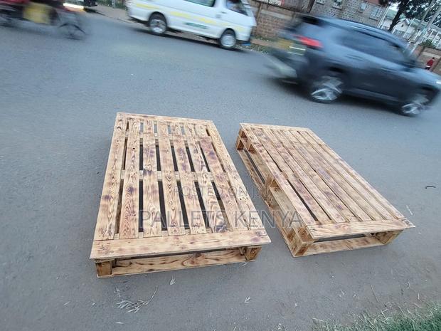 Detachable 5ft X 6ft Blazed Pallet Bed. 16b4 - thumbnail 2