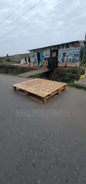Blazed Finish 5by6 Pallet Bed-17b5