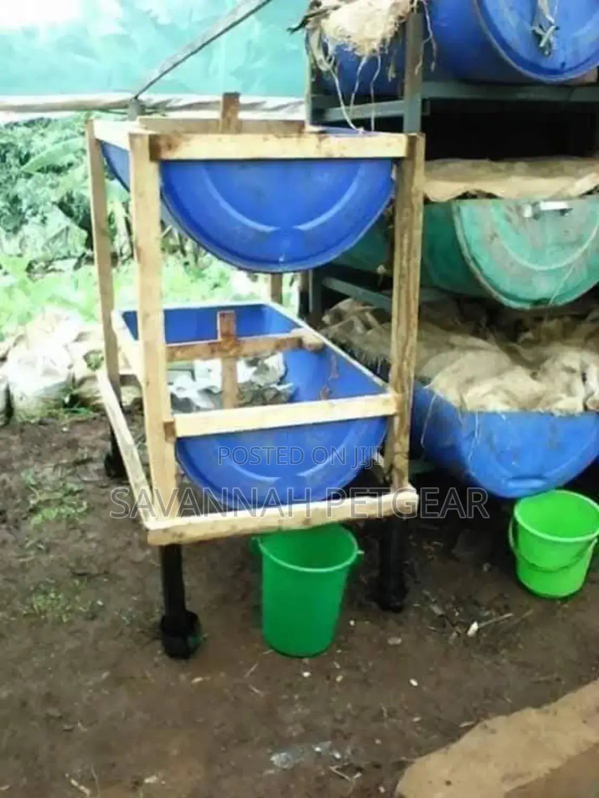 Red Worms Vermicomposting Bins for Earthworms Break Down Organic Waste