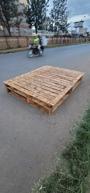 Blazed and Detachable 5x6 Pallet Bed- Perfectly Done.20b8