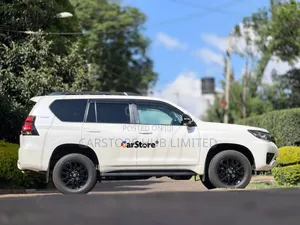 Toyota Land Cruiser Prado 2.8 2021 White