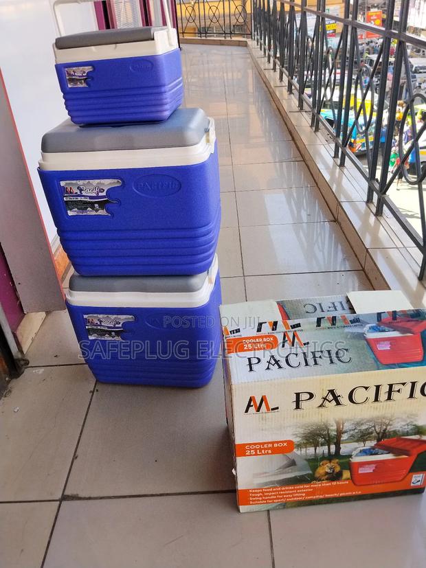 Pacific 32l Cooler Box – Blocks 40°C Heat |