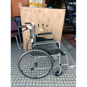Standard Wheelchair – With Hand Brakes Push Brakes