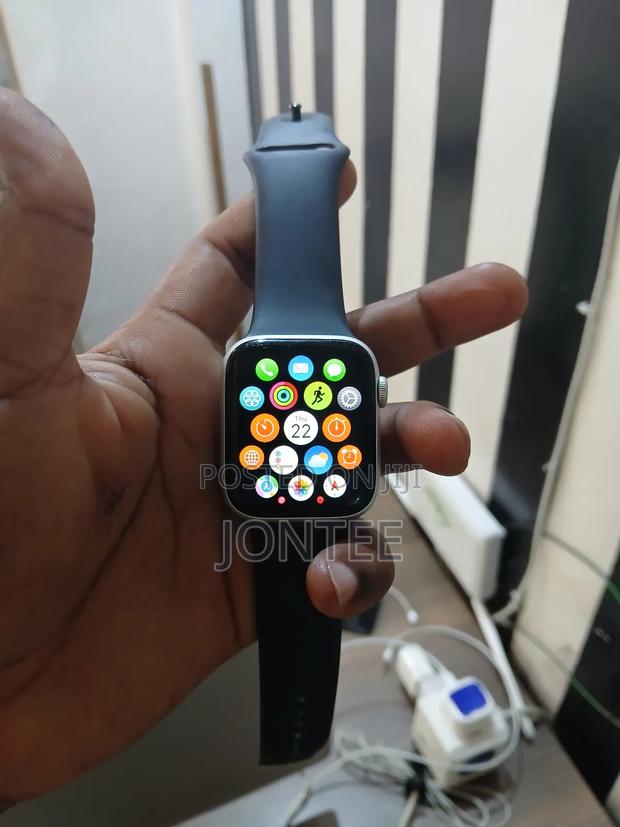 Apple Watch Series Se 44mm - main view