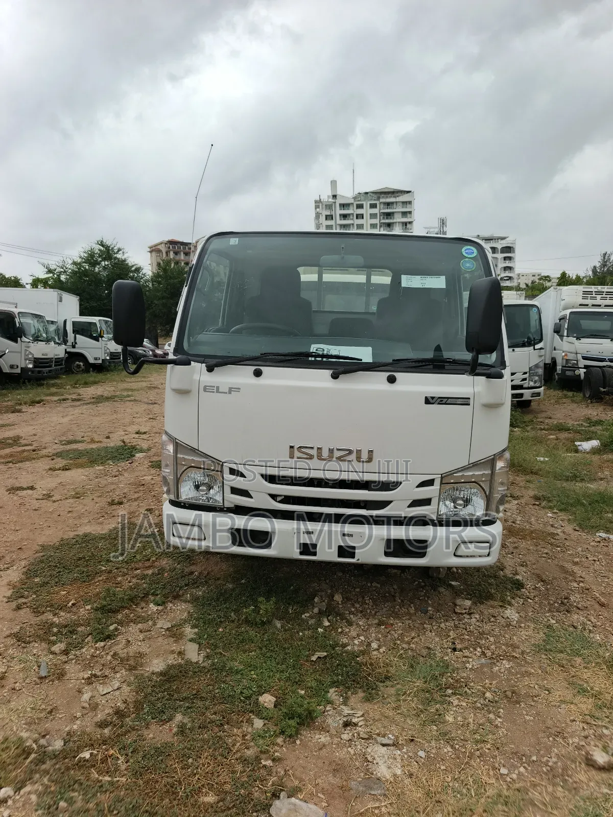 Isuzu Elf .