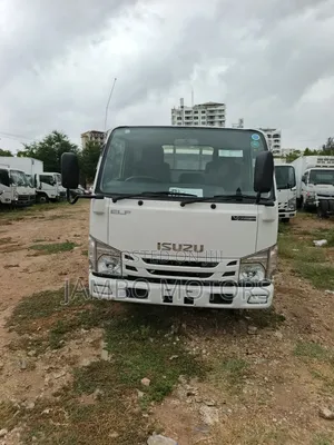 Isuzu Elf .