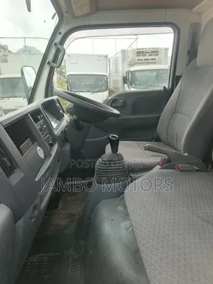 Isuzu Elf .