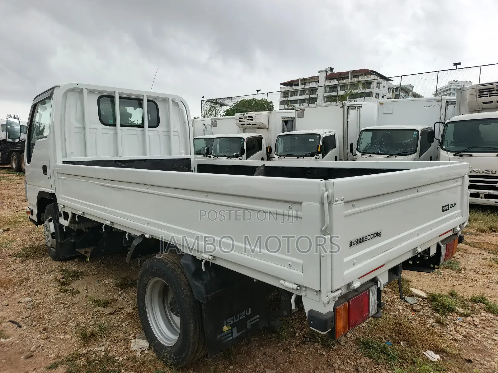 Isuzu Elf .