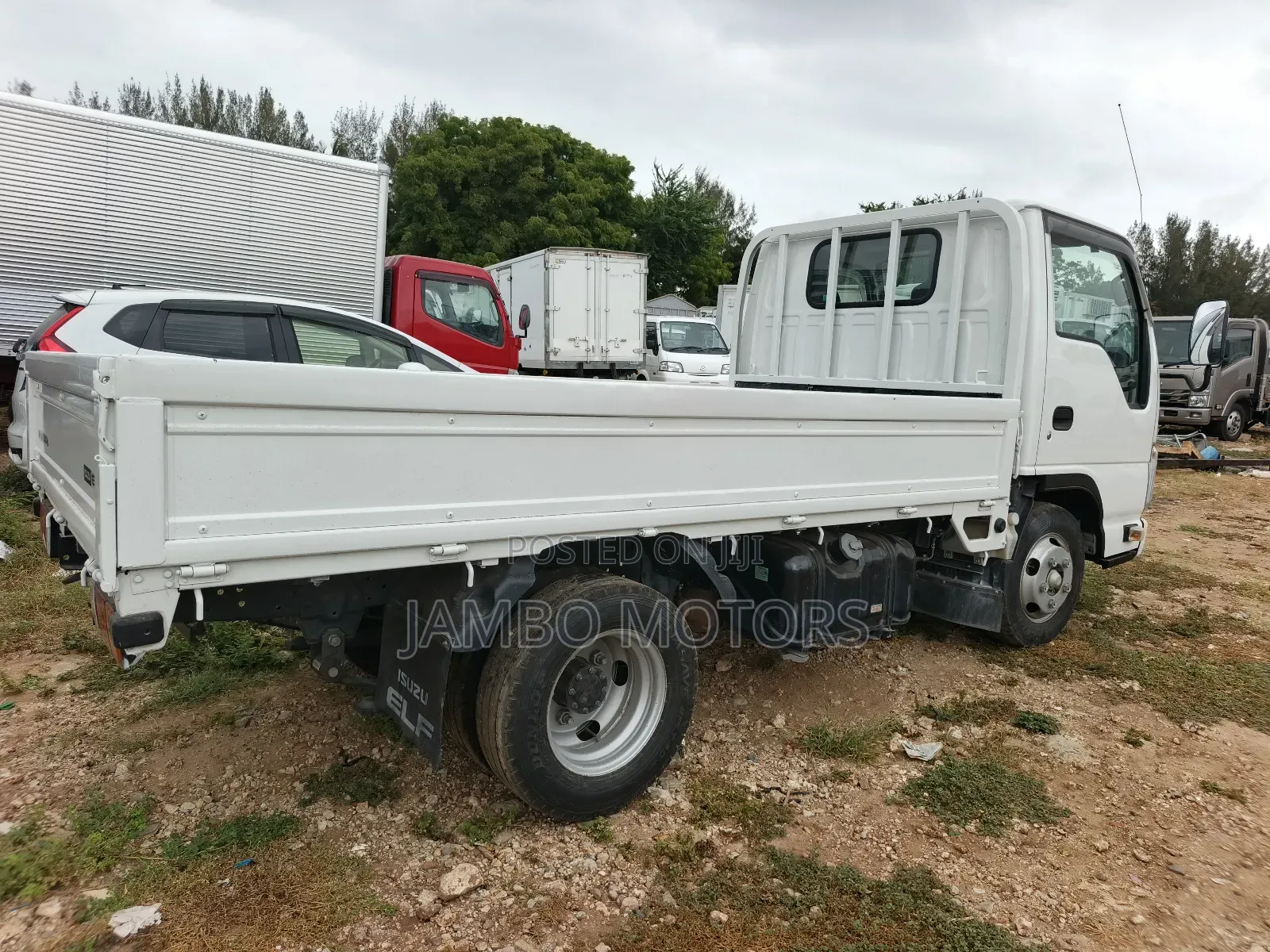 Isuzu Elf .