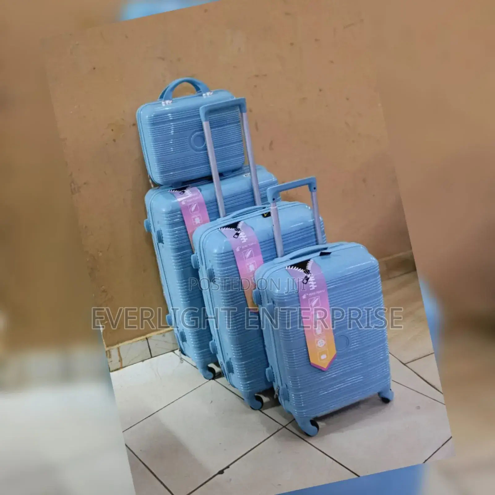 4 in 1 Luxurious Unbreakable Suitcase