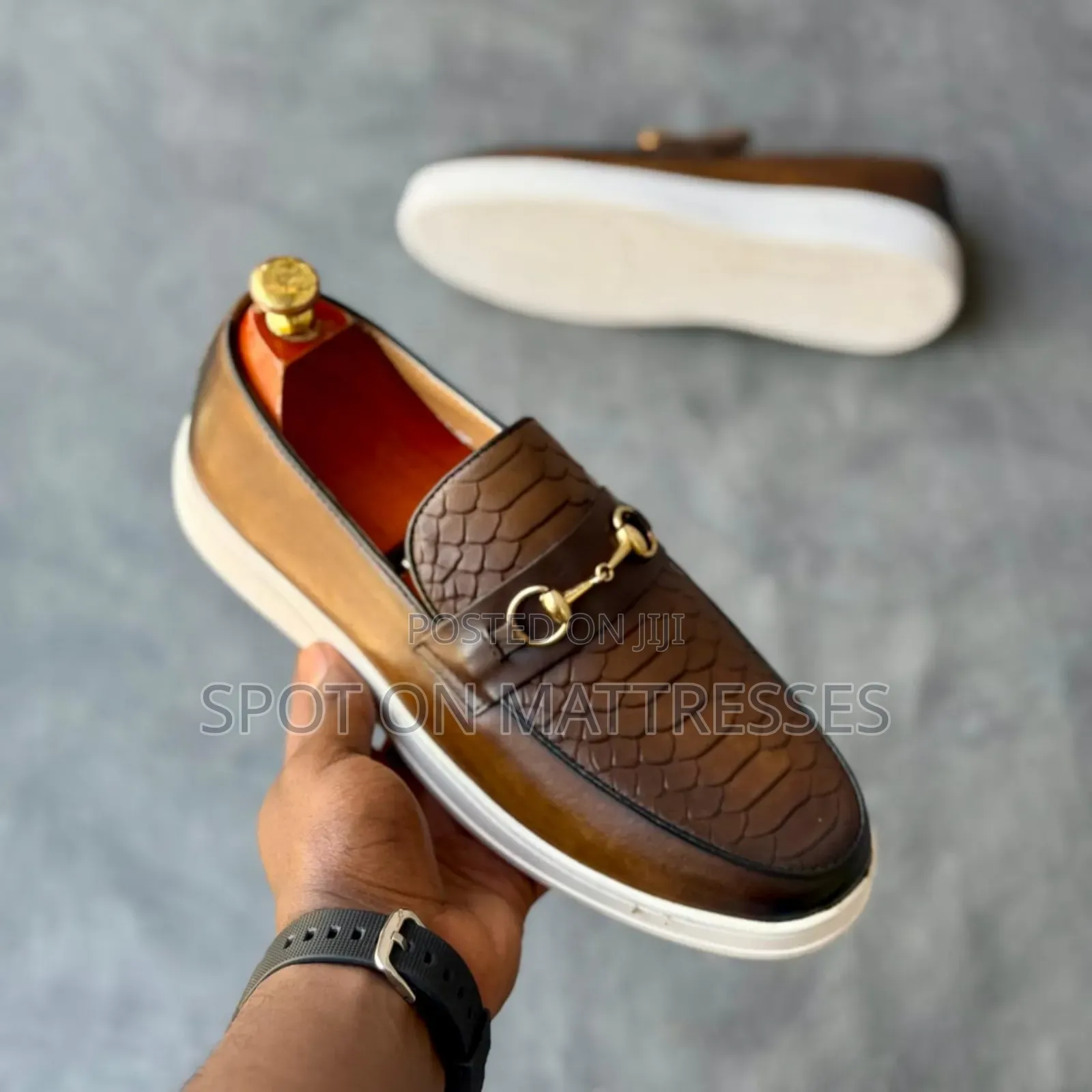 Fashion Men's Shoes Available In Sizes 39-45.