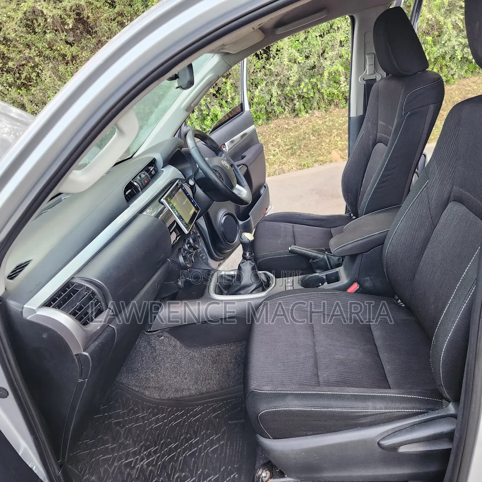 Toyota Hilux 2019 Silver