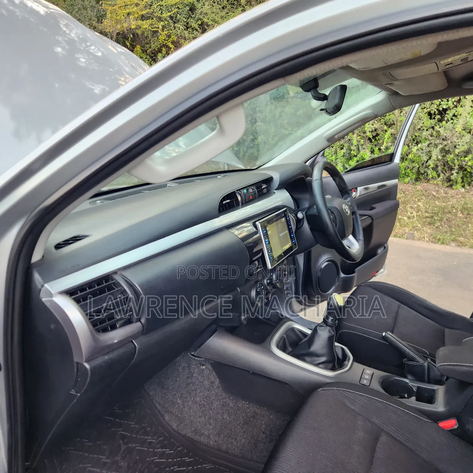 Toyota Hilux 2019 Silver