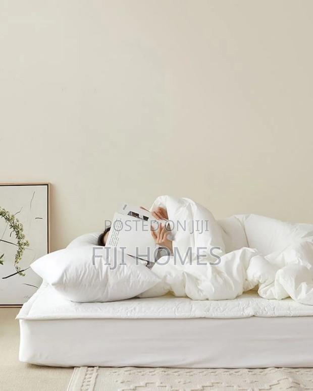 Plain White Unbinded Duvet – 6×6 - thumbnail 2