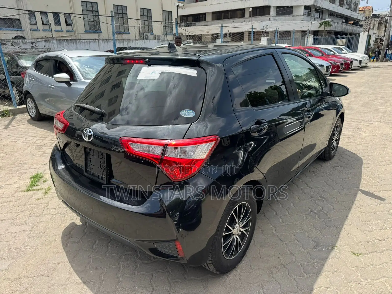 Toyota Vitz 1.0 FWD 5dr 2018 Black