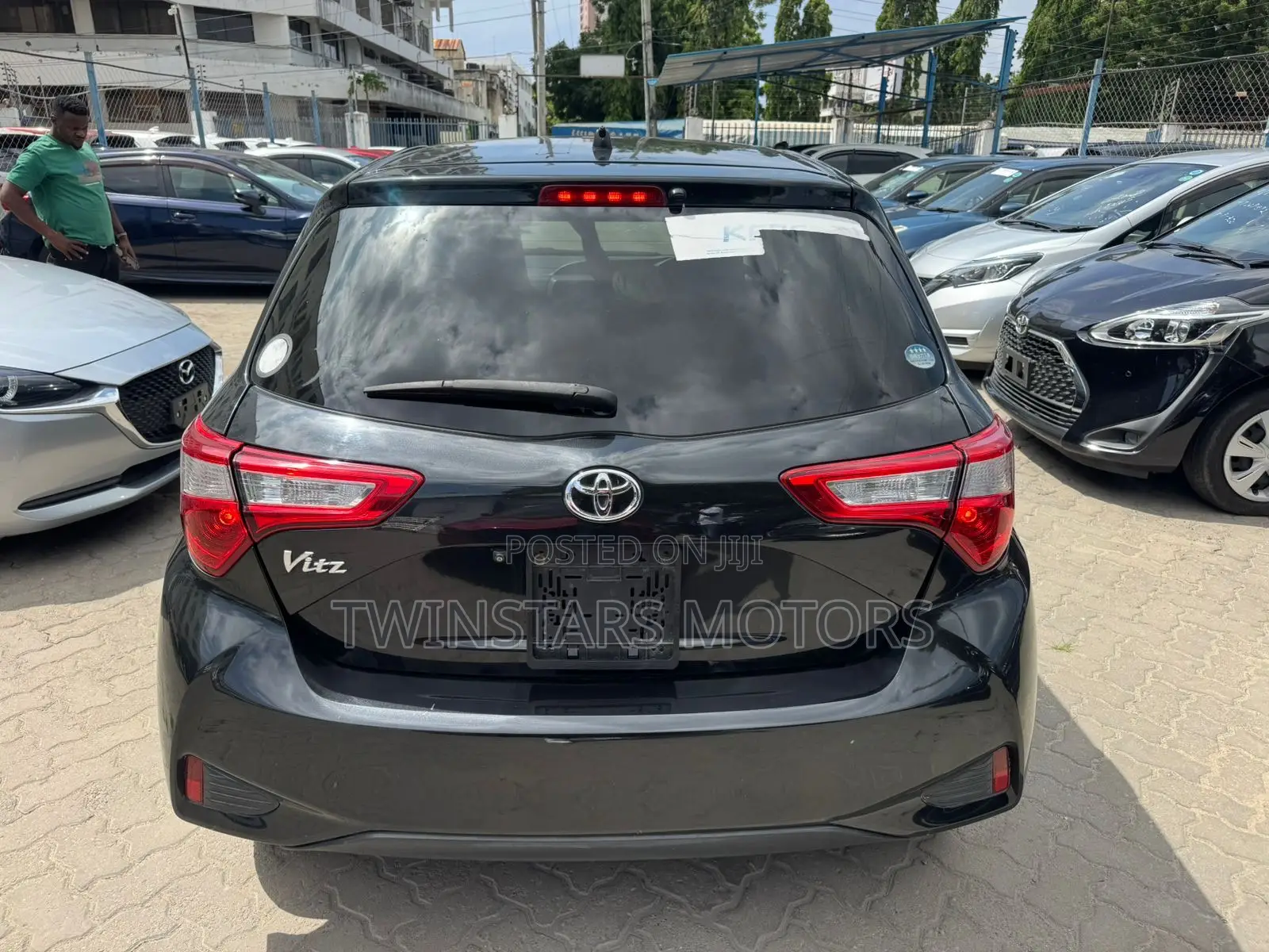 Toyota Vitz 1.0 FWD 5dr 2018 Black
