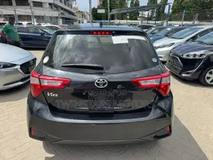 Toyota Vitz 1.0 FWD 5dr 2018 Black