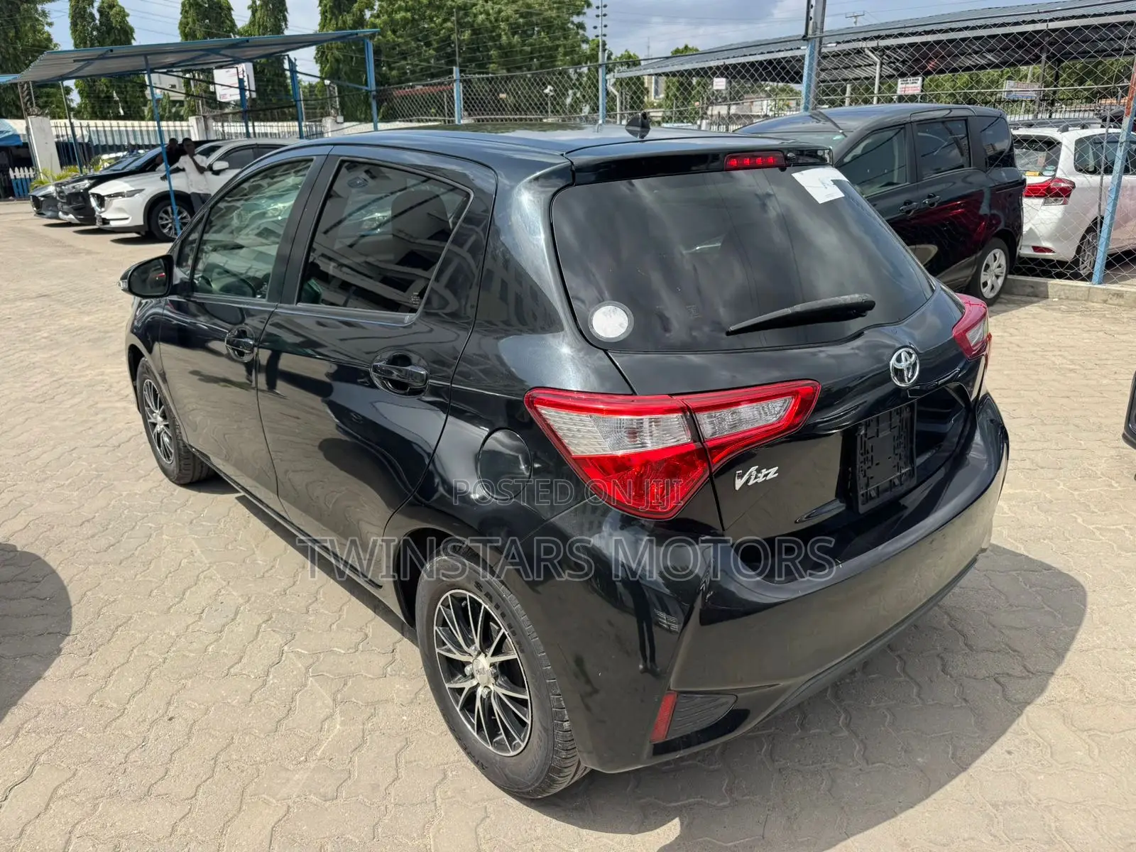 Toyota Vitz 1.0 FWD 5dr 2018 Black
