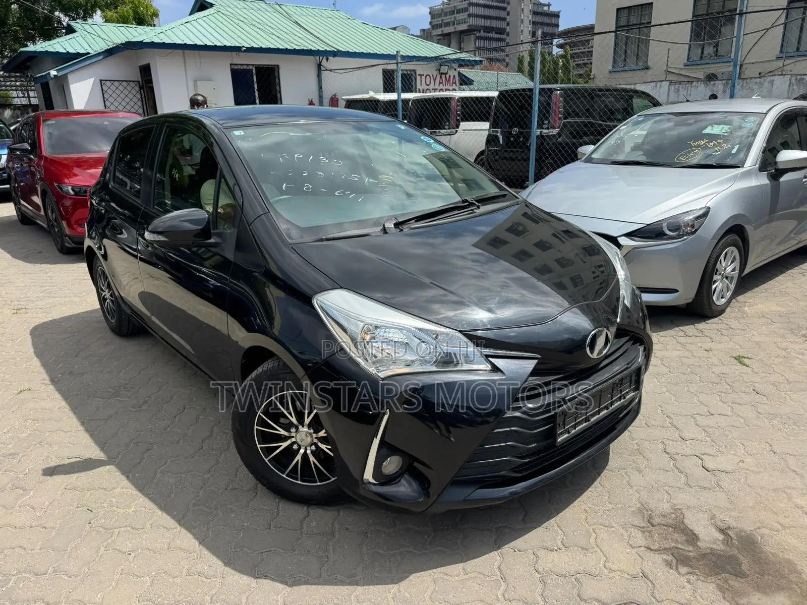 Toyota Vitz 1.0 FWD 5dr 2018 Black