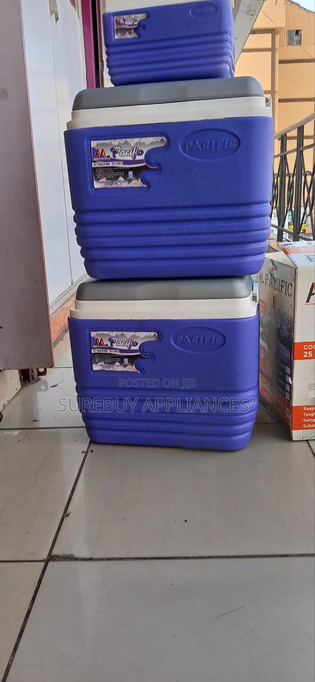 Pacific 25-Litre Heavy-Duty Ice Retention Cooler Chest - main view