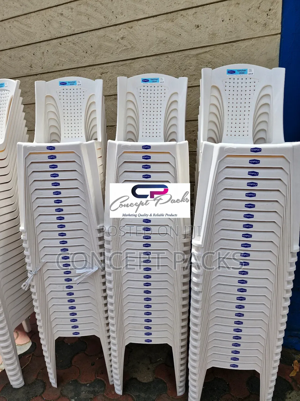 100pcs Armless Kenpoly Chairs.