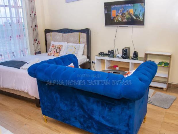 Chic Spacious Studio Along Eastern Bypass – Book Now - main view