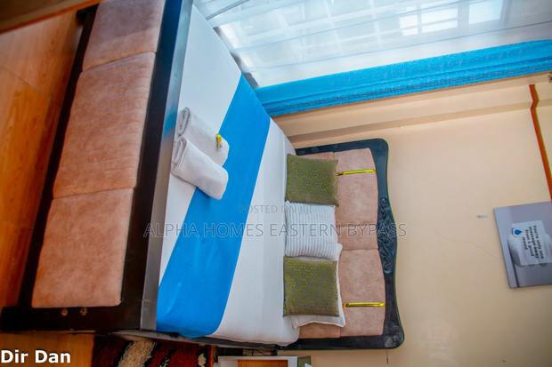 Chic Spacious Studio Along Eastern Bypass – Book Now - thumbnail 18