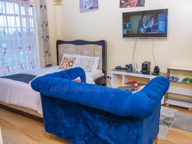 Chic Spacious Studio Along Eastern Bypass – Book Now - thumbnail 19